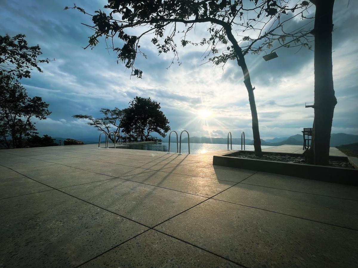 Haze And Kites Resort Munnar Bagian luar foto