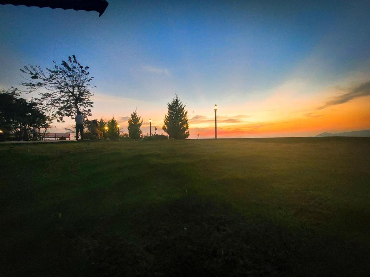 Haze And Kites Resort Munnar Bagian luar foto