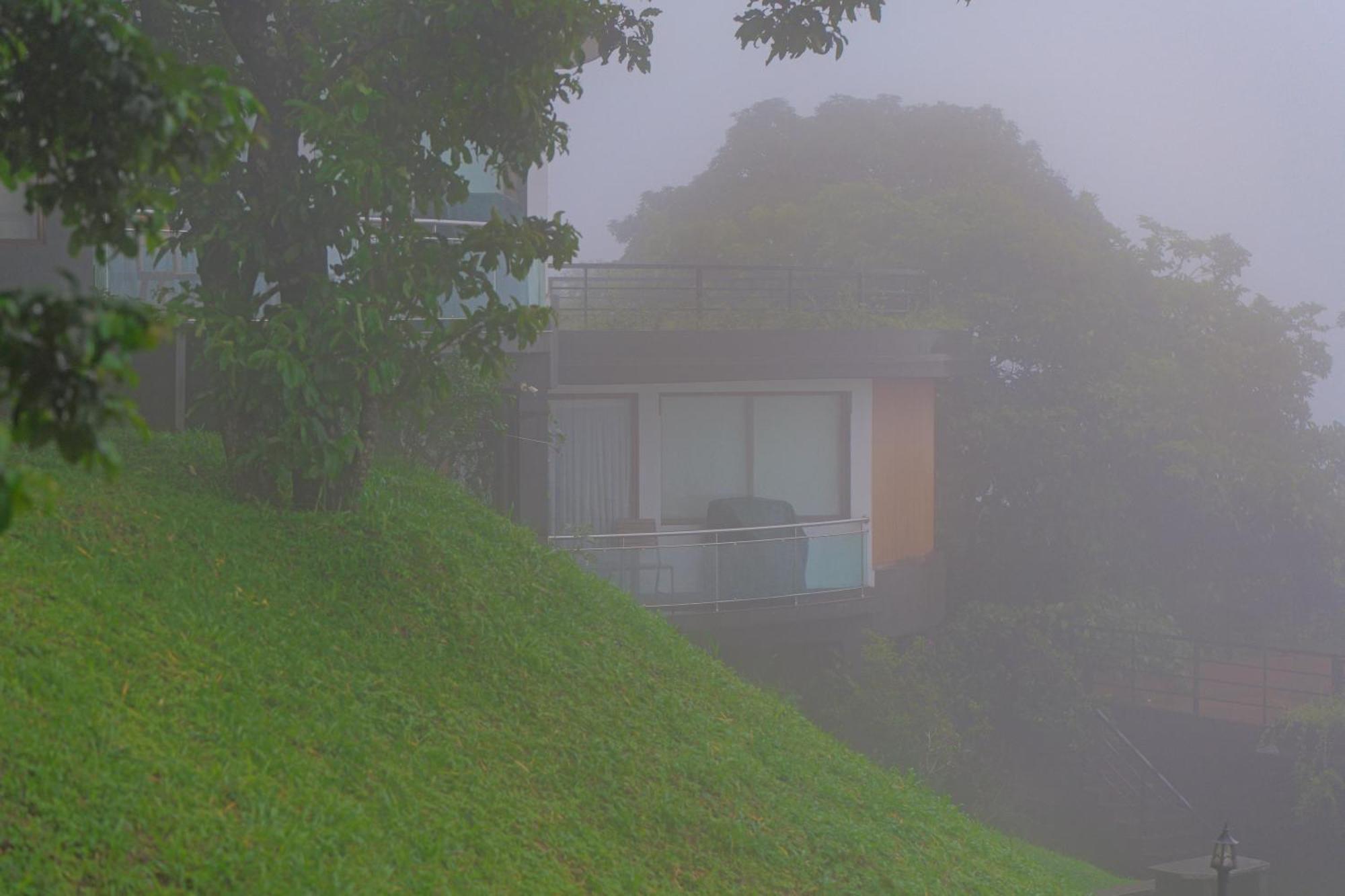 Haze And Kites Resort Munnar Bagian luar foto