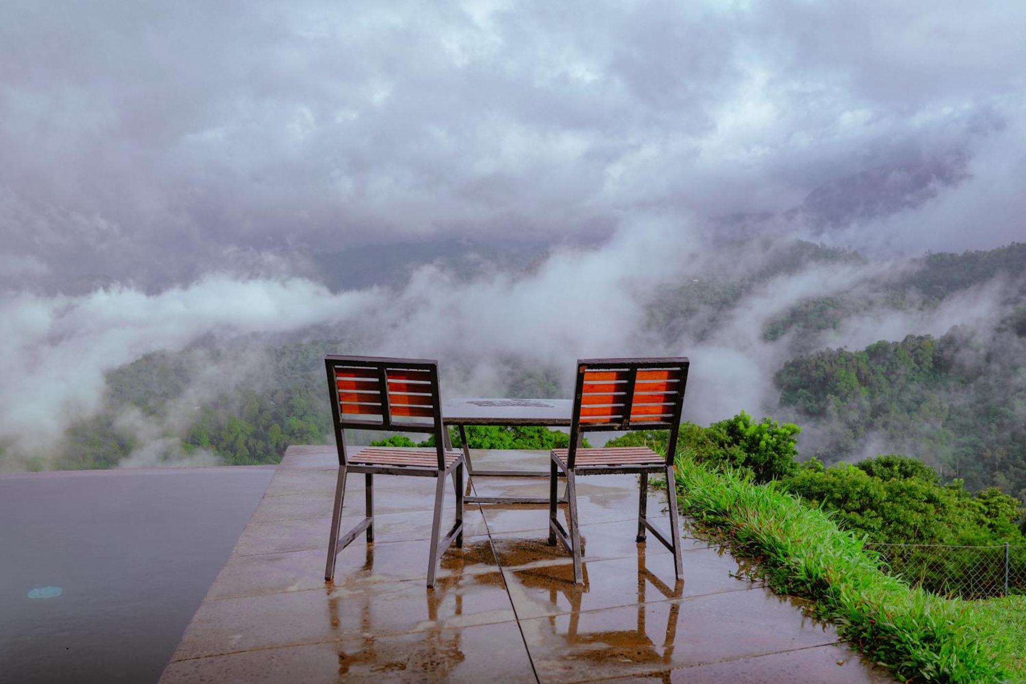 Haze And Kites Resort Munnar Bagian luar foto